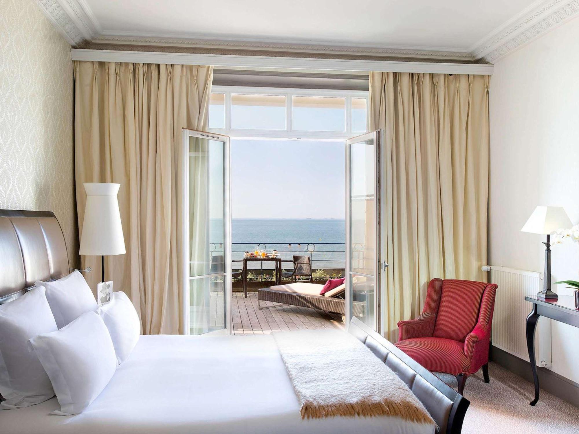 Le Grand Hotel De Cabourg - Mgallery Hotel Collection Экстерьер фото