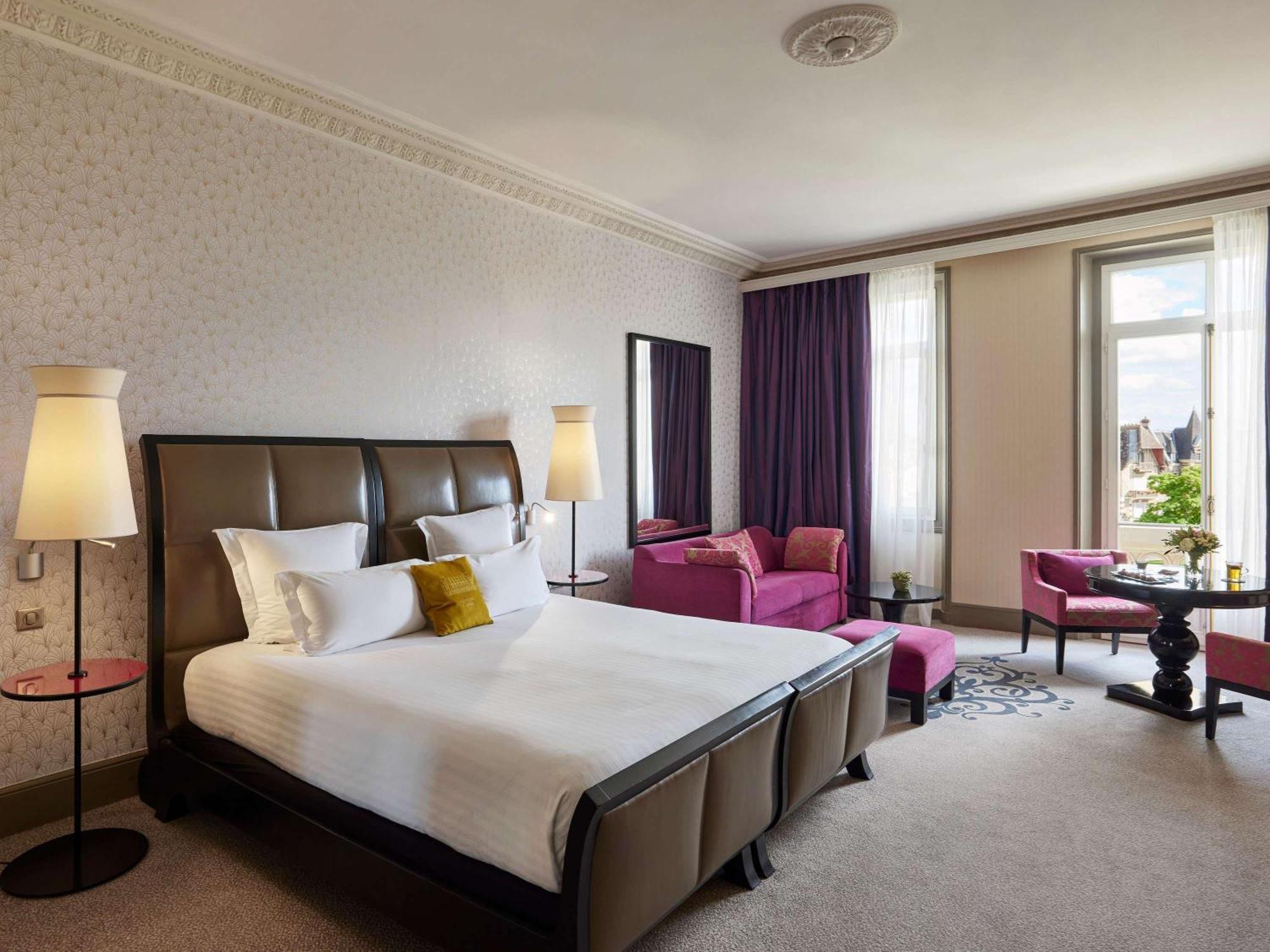 Le Grand Hotel De Cabourg - Mgallery Hotel Collection Экстерьер фото