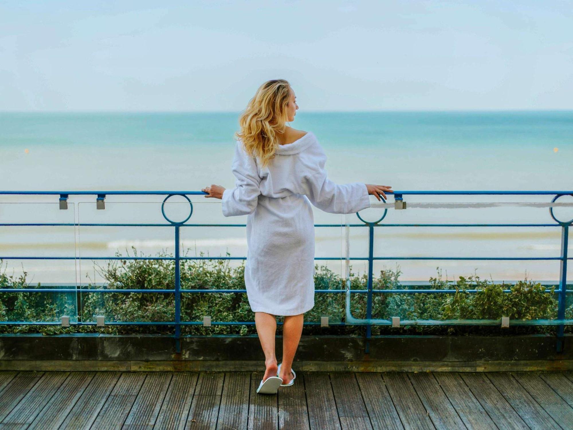Le Grand Hotel De Cabourg - Mgallery Hotel Collection Экстерьер фото