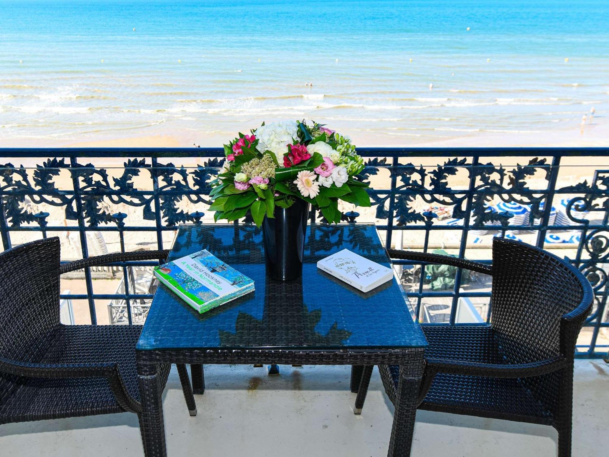Le Grand Hotel De Cabourg - Mgallery Hotel Collection Экстерьер фото