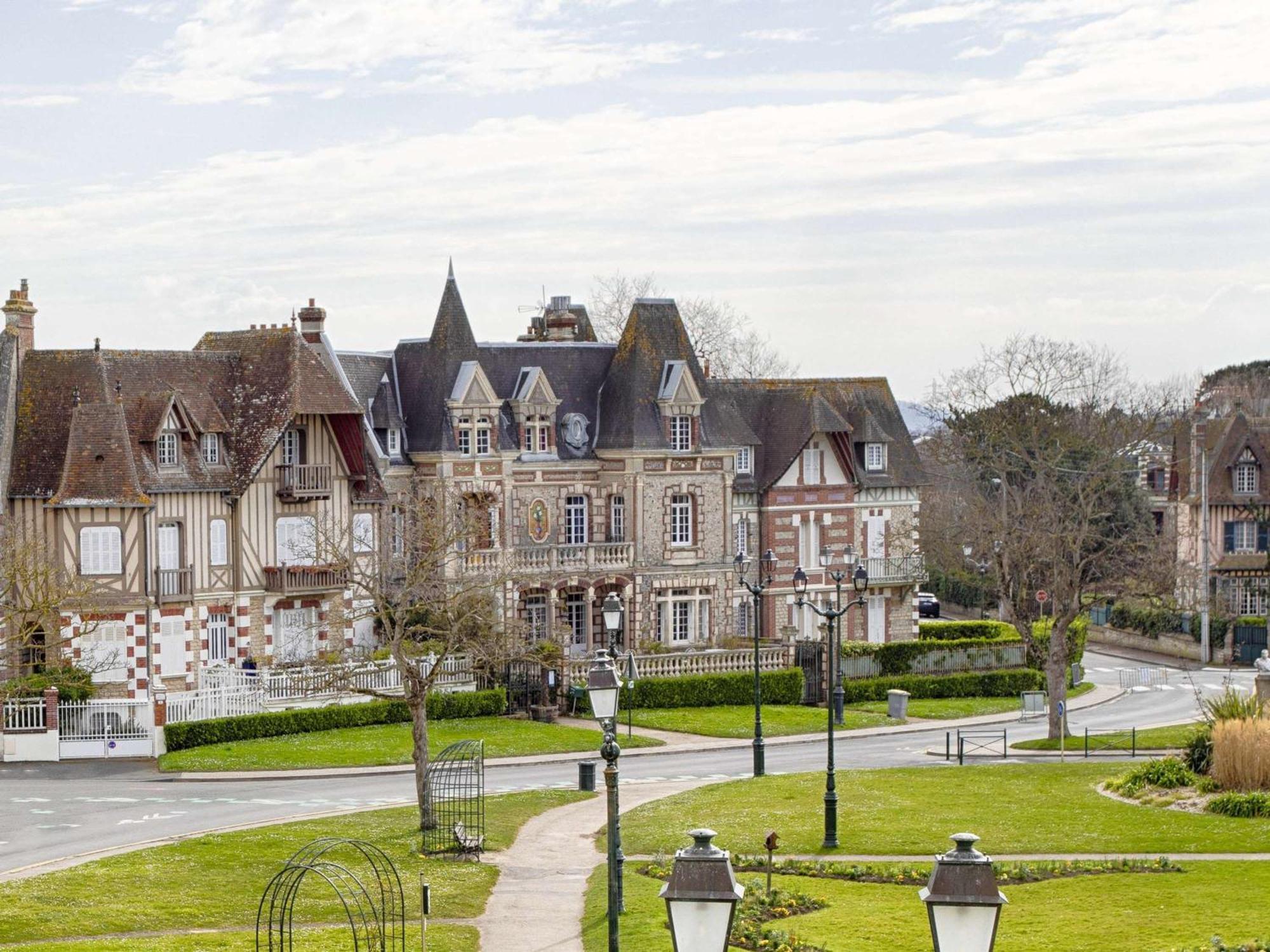 Le Grand Hotel De Cabourg - Mgallery Hotel Collection Экстерьер фото