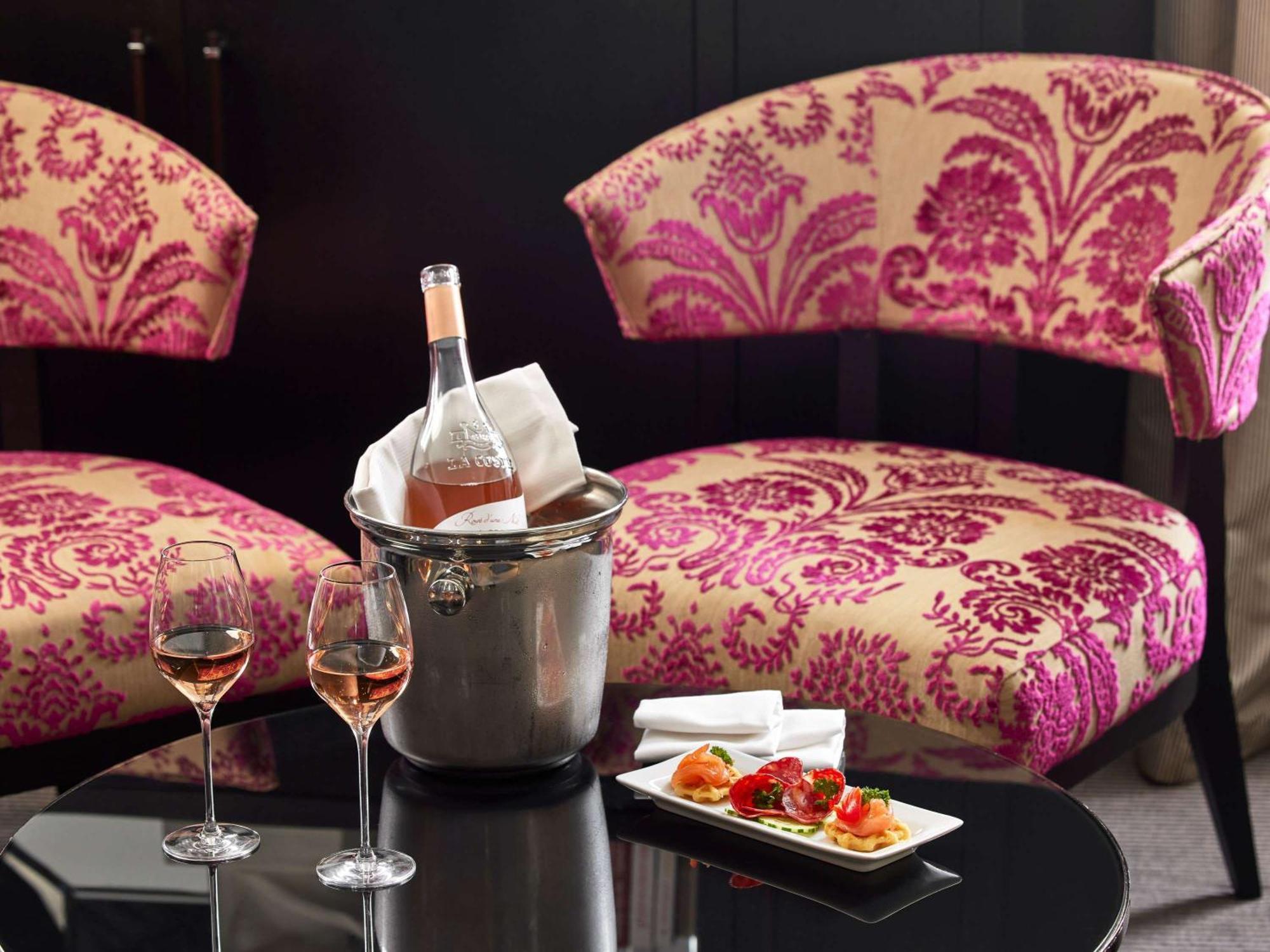 Le Grand Hotel De Cabourg - Mgallery Hotel Collection Экстерьер фото