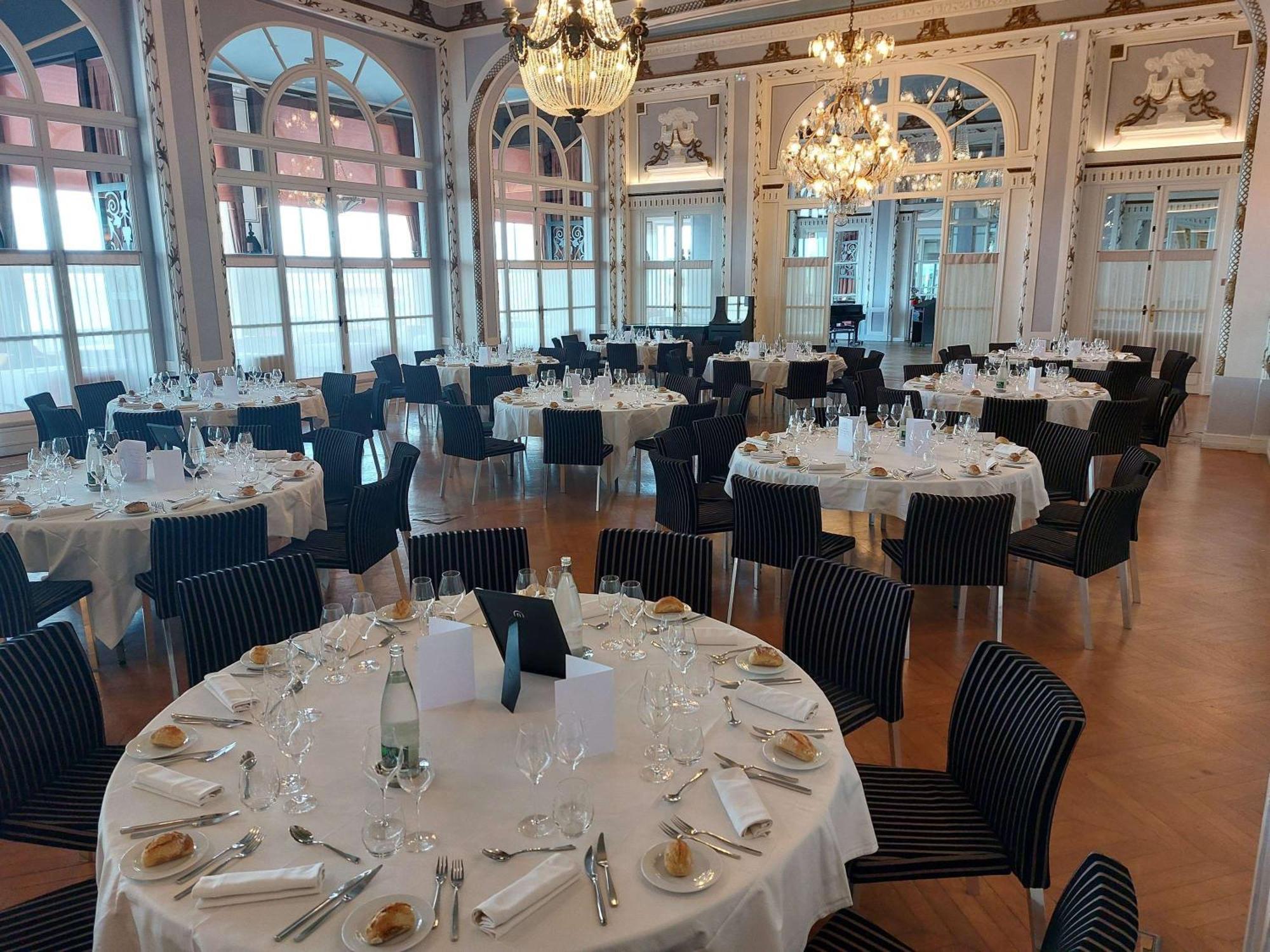 Le Grand Hotel De Cabourg - Mgallery Hotel Collection Экстерьер фото