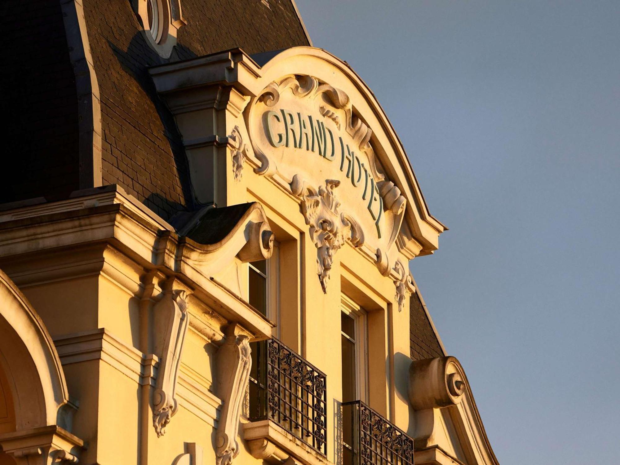 Le Grand Hotel De Cabourg - Mgallery Hotel Collection Экстерьер фото