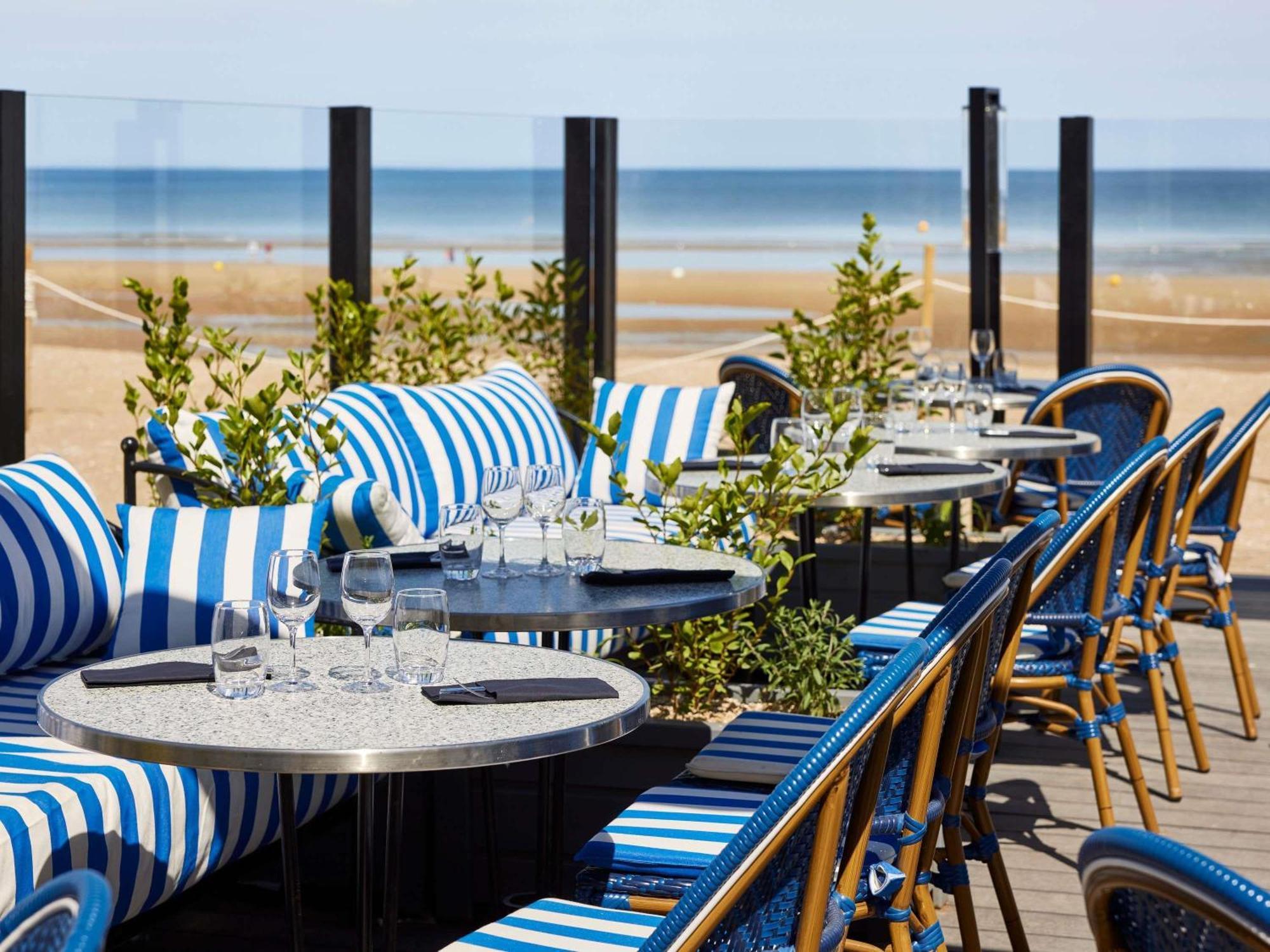 Le Grand Hotel De Cabourg - Mgallery Hotel Collection Экстерьер фото