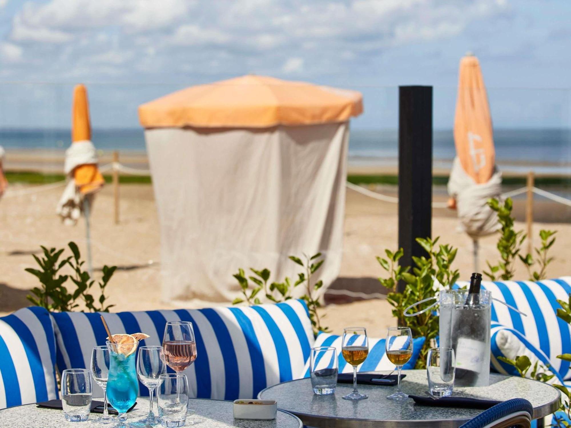 Le Grand Hotel De Cabourg - Mgallery Hotel Collection Экстерьер фото