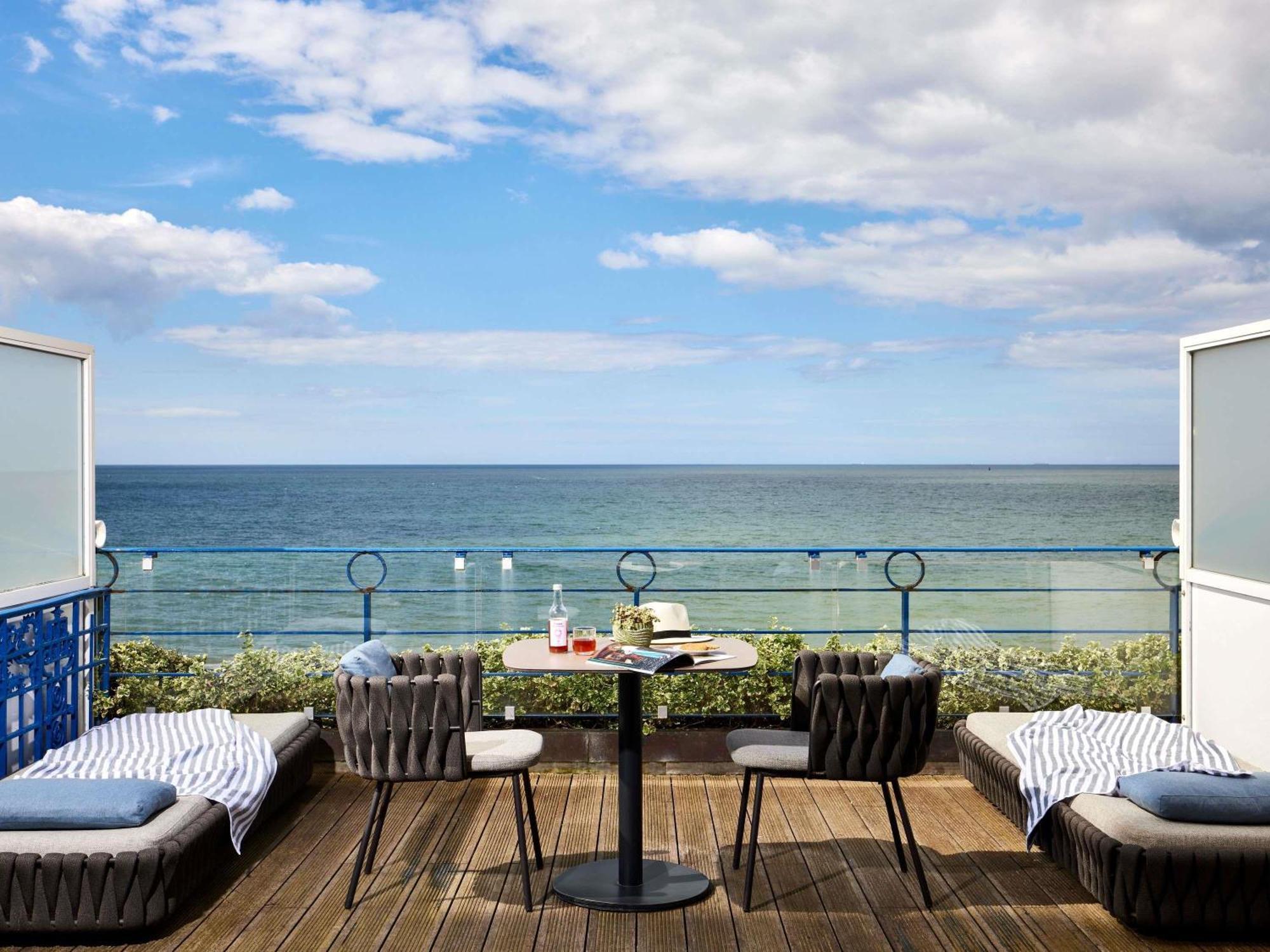 Le Grand Hotel De Cabourg - Mgallery Hotel Collection Экстерьер фото